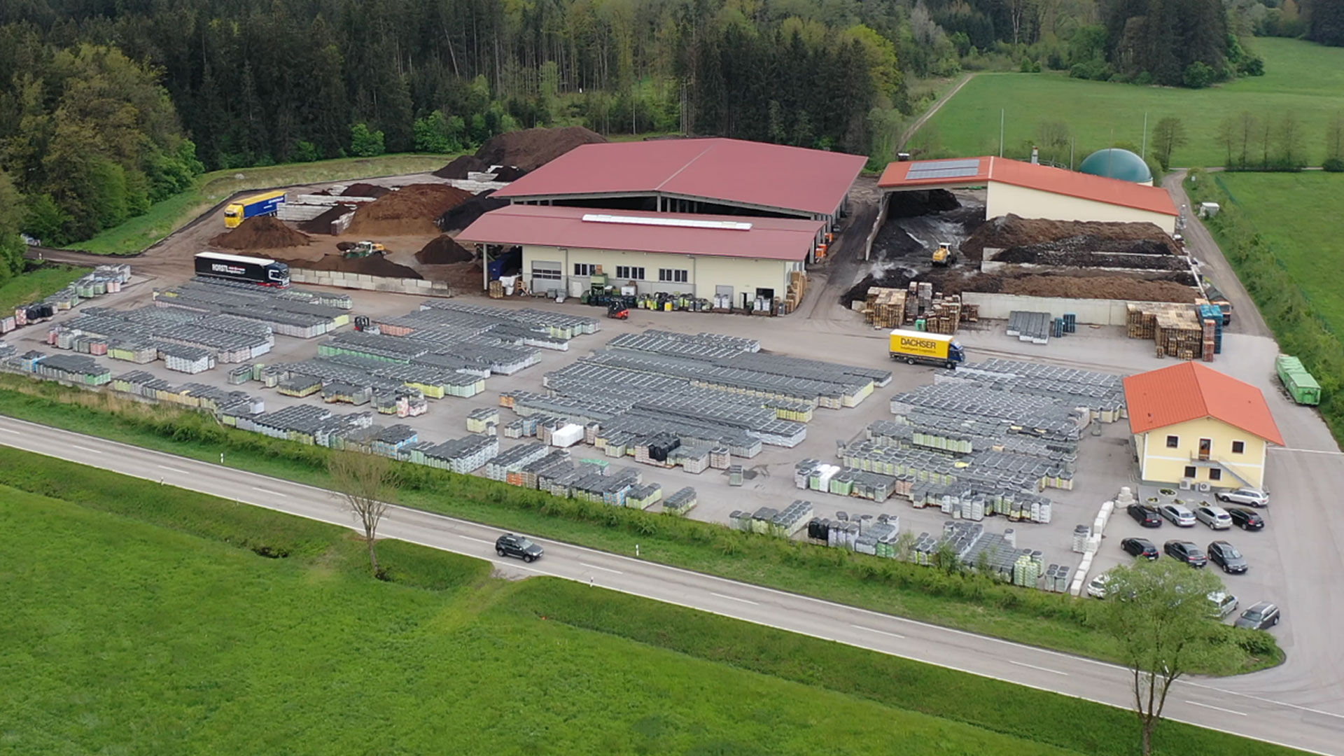 Biogasanlage Deutschland Feststoffvergärung. Biogas plant dry anaerobic digestion Germany